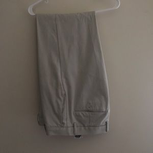 Men’s Dockers straight fit D2 Khaki Size 33x30